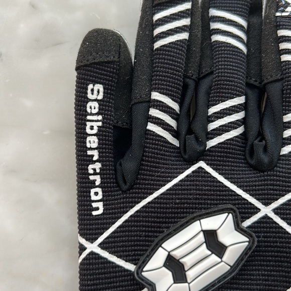 Football Receiver Gloves - Picture 6 of 6
